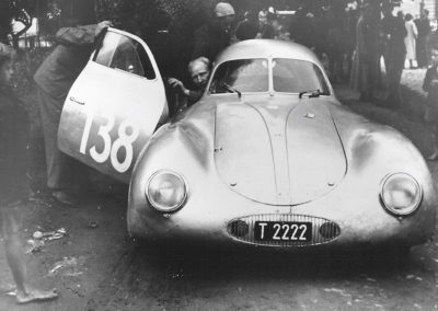 1950 International Austrian Alpine Road Race June 24 & 25, Otto Mathé lors d'un arrêt