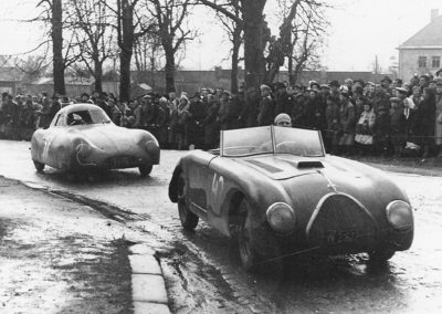 1952 April 6 Kroneuburg Race Otto Mathé semble ne vouloir faire qu'une bouchée de son adversaire