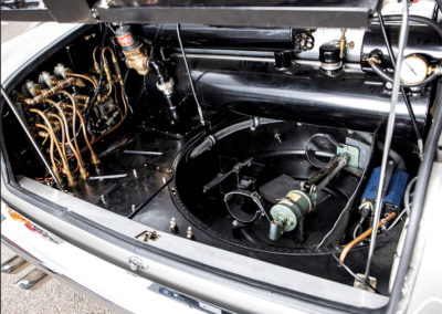 1965 Aston Martin DB5 Bond Car autre vue du système embarqué dans le coffre