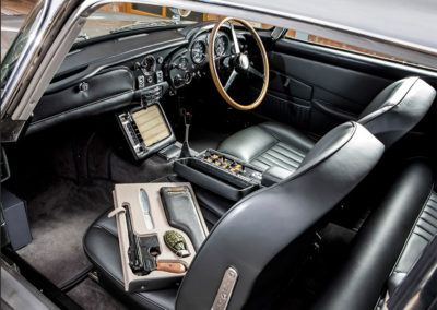 1965 Aston Martin DB5 Bond Car habitacle et gadgets