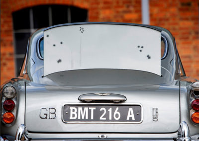 1965 Aston Martin DB5 Bond Car vue de la plaque arrière pare-balles