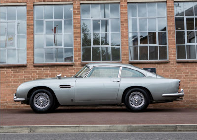 1965 Aston Martin DB5 Bond Car vue latérale gauche