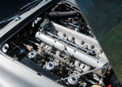 1965 Aston Martin DB5 Shooting Brake by Radford vue moteur