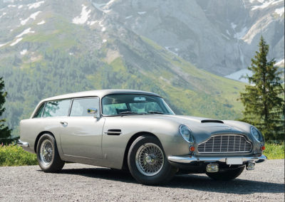 1965 Aston Martin DB5 Shooting Brake by Radford vue trois quart avant côté droit