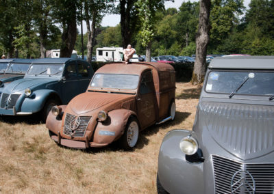 Citroën 2CV fourgonnette customisée vue avant