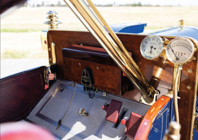 1908 Oldsmobile Limited Prototype peu de manomètres à surveiller - Hershey Auction.