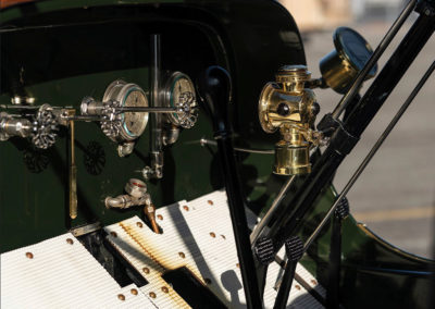 1908 Stanley Model M Five-Passenger Touring détail de l'instrumentation - Hershey Auction.