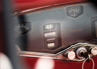 1929 Auburn 120 Eight Speedster détail du compteur de vitesse - Hershey Auction.