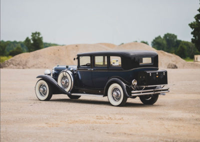 1931 Duesenberg Model J Limousine by Willoughby vue trois quarts arrière gauche - Hershey Auction.