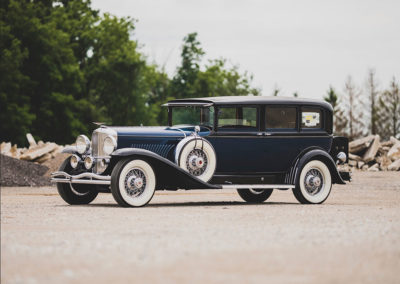 1931 Duesenberg Model J Limousine by Willoughby vue trois quarts avant gauche - Hershey Auction.