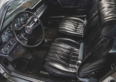 1967 Porsche 911 S Coupe vue de l'intérieur en cuir noir - Taj Ma Garaj.