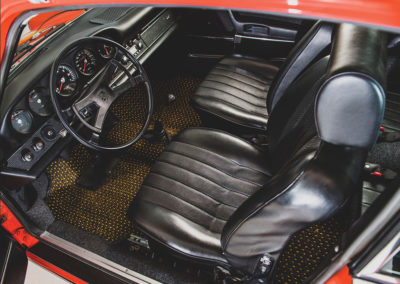 1969 Porsche 912 Coupé Karmann intérieur en cuir noir - Taj Ma Garaj.