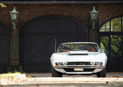 1973 Iso Grifo GL Series II le fauve est prêt à bondir avec son énorme prise d'air sur le capot - London Auction