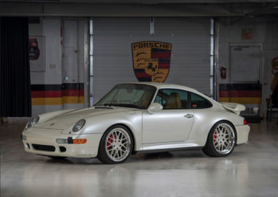 1997 Porsche 911 Turbo Coupe vue trois quarts avant gauche - Taj Ma Garaj.