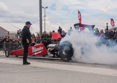 Animations en continu pendant Avignon Motor Festival, avec notamment un surpuissant Dragster.