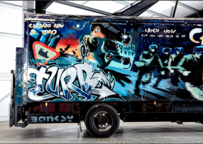 Banksy Volvo Truck Cuidado Con Il Toro.