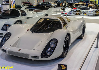 Rarissime Porsche 907 à moteur 8 cylindres de 2.2 litres à Avignon Motor Festival.