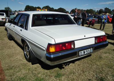 1981 WB Holden Statesman Caprice Sedan Vue trois quarts arrière gauche.