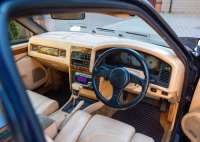 1991 Autech Zagato Stelvio AZ1 vue de l'intérieur.