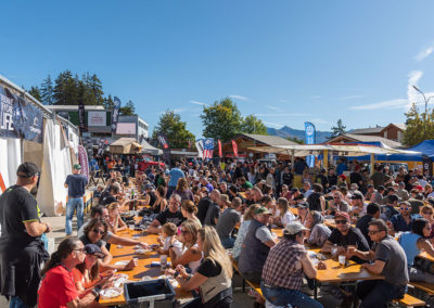 Chaque année, les organisateurs doivent ajouter des tables pour satisfaire les visiteurs.