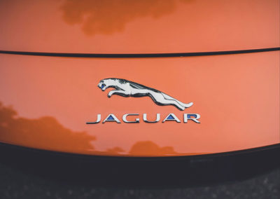 Jaguar C-X75 jaguar bondissant grâce à ses 492 chevaux.