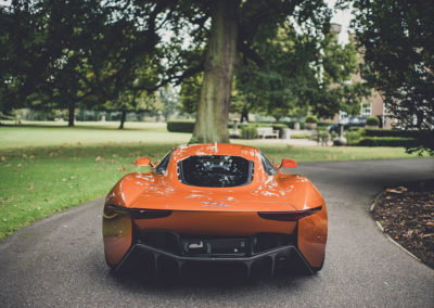 Jaguar C-X75 vue arrière avec des feux arrière très effilés.