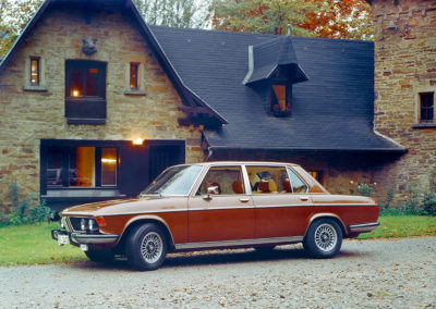 1976 BMW 3.3 LIA en concurrence avec la Mercedes-Benz 450 SEL 6.9.