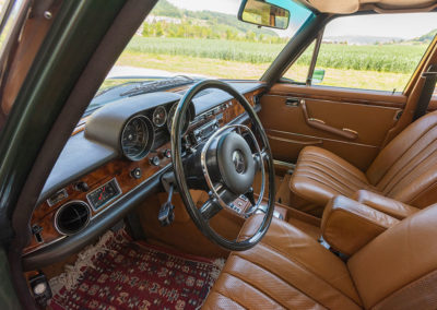 Mercedes-Benz 300 SEL 6.3 W109 - Volant Bakélite des années 70 jante mince.