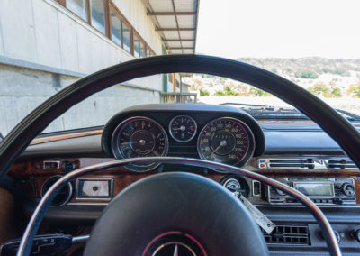 Mercedes-Benz 300 SEL 6.3 W109 - L'indispensable est devant les yeux du conducteur.