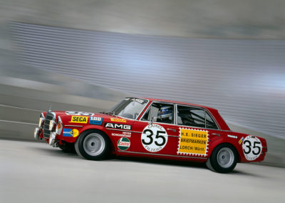 AMG Rote Sau 1971 AMG 300 SEL 6.8 le dessin de Paul Bracq légèrement malmene.