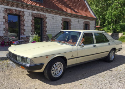 1975 Maserati Quattroporte II. Il s'agit de la N° 2 (sur 13) présentée au Salon de Genève. Moteur 3 litres à carburateurs.