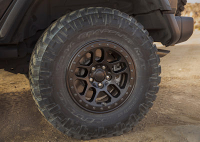 2021 Jeep® Wrangler Rubicon 392 - jantes 17x7.5 et pneus en 33 pouces.