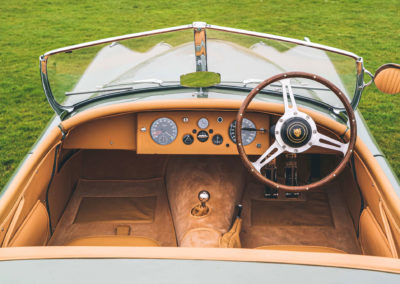 1952 Jaguar XK 120 OTS tableau de bord en cuir et volant bois