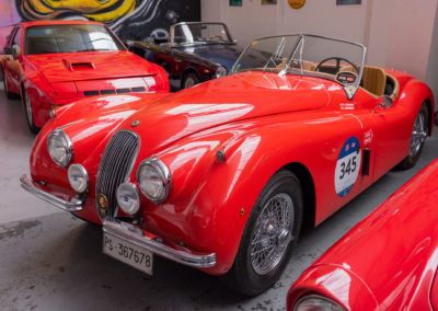 1954 Jaguar XK 120 OTS vue trois quart avant gauche.