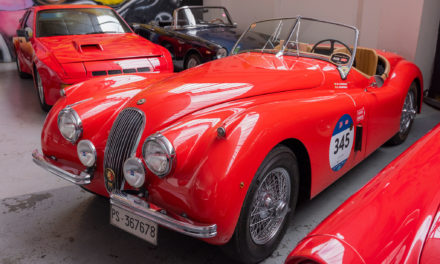 Jaguar XK 120 OTS | Souveraine sur la route et dans les rallyes