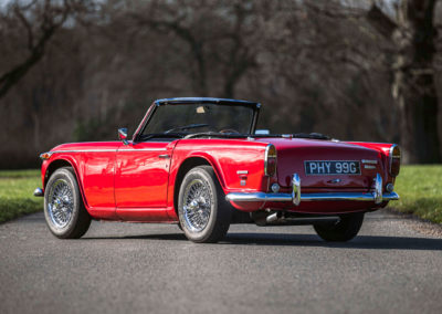 1968 Triumph TR5 trois quarts arrière gauche