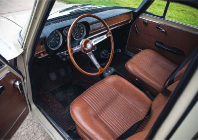 1972 Alfa Romeo Giulia Super 1.3 poste de conduite