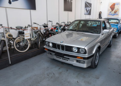 1990 BMW 325 iX vue trois quarts avant gauche.