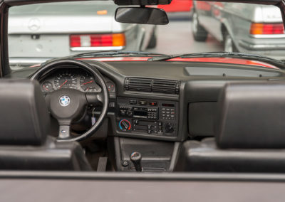 1991 BMW M3 E30 Cabriolet détail poste de pilotage.