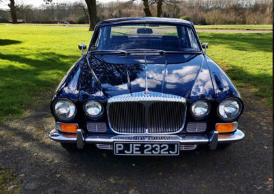 1971 Daimler 4.2-Litre face avant - Classic Car Auctions mars 2021.