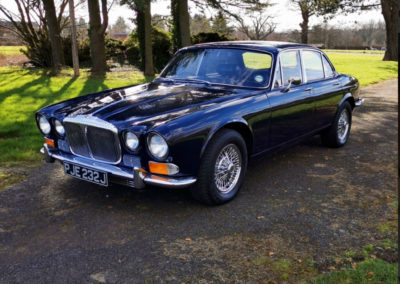 1971 Daimler 4.2-Litre trois quarts avant gauche - Classic Car Auctions mars 2021.