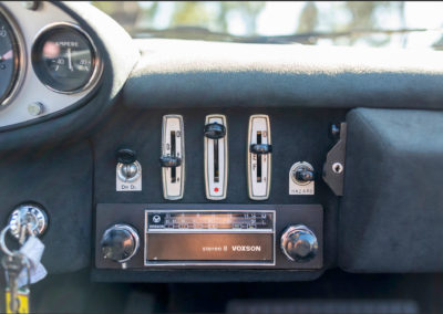 1973 Ferrari Dino 246 GTS modèle équipé d'un rare lecteur 8 pistes.