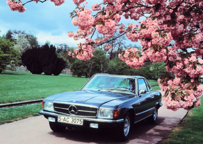 1971-1989 1980 Mercedes-Benz 350 SL R 107 continue la lignée des roadsters lancée avec la 300 SL en 1957.