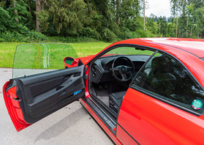 1992 BMW 850i large ouverture des portières mais attention dans les parkings.