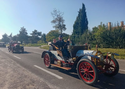 La Licorne OX de 1909 et Vermorel LO de 1916 sur les belles routes provençales à la Farandole des Ancêtre 2021.