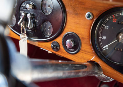 1934 Bentley 3.5-Litre Drophead Coupé - Pour démarrer, une clef, un interrupteur et un bouton-poussoir - Enchères au Swiss Classic World.