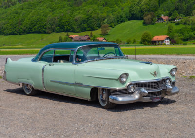 1954 Cadillac Série 62 - La volonté d'exprimer toute la puissance américaine au travers de l'automobile - Enchères au Swiss Classic World.