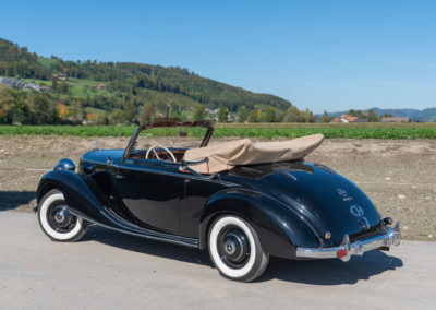 1950 Mercedes-Benz 170 S cabriolet A livrée en France le 31 juillet 1950.