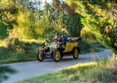 La De Dion Bouton BO Double Phaeton de 1909 sur le retour vers Cavaillon.