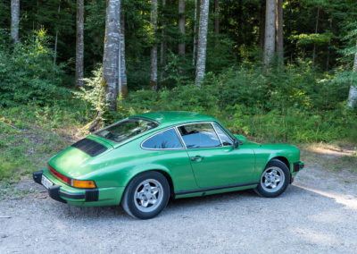 1975 Porsche 911 Type 911 2.7-Litre sa silhouette est reconnaissable par tous.